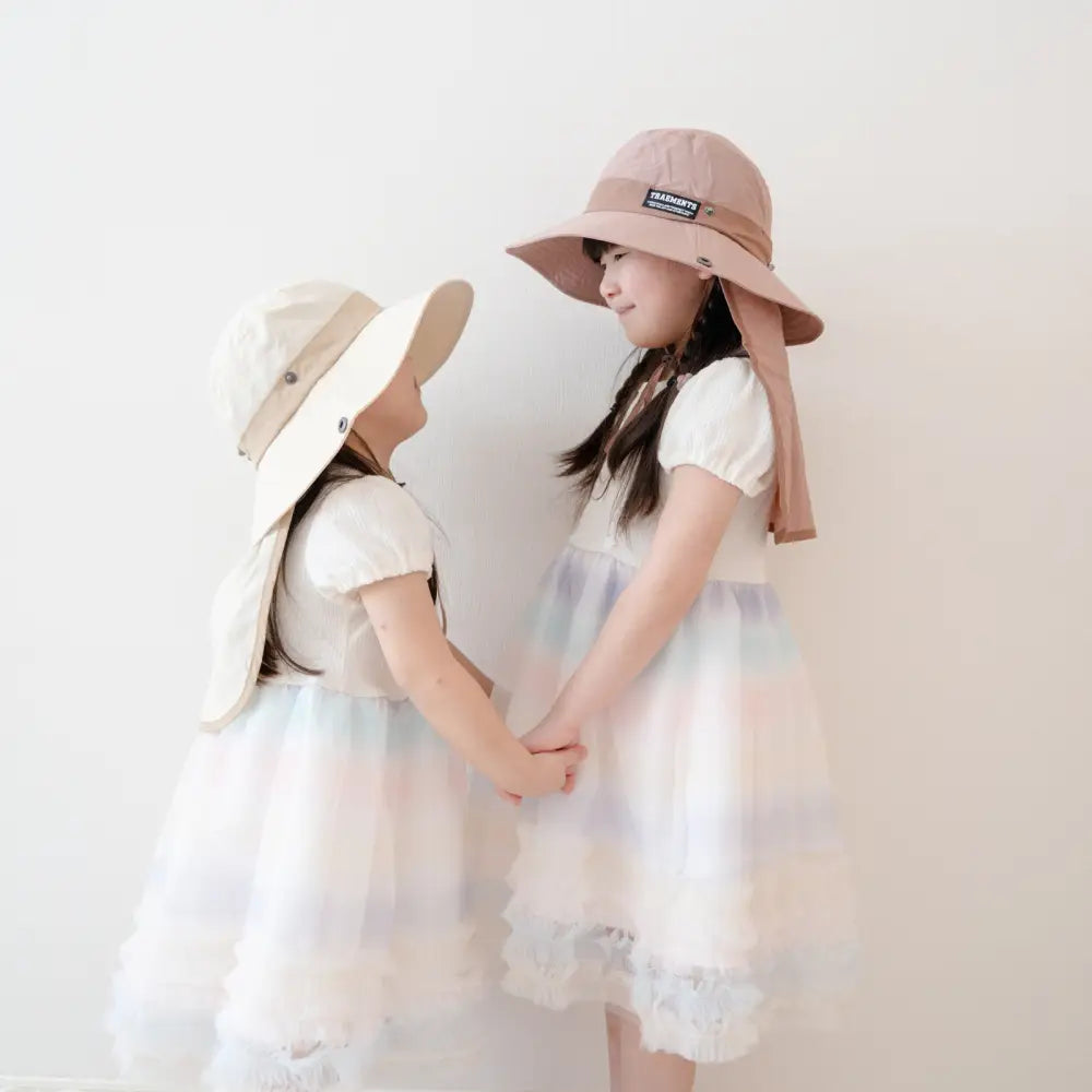紫外線対策 UVカット99.9% UPF50+ 子供用帽子 広いつば 日よけフラップ 接触冷感 メッシュ通気 サイズ調整可能 あご紐付き 風対策 ノンホルマリン 安心素材 快適な被り心地