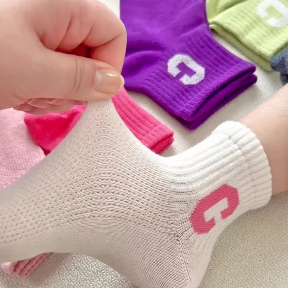 キッズソックス 通気性抜群靴下 子ども用コットンソックス 速乾性キッズ靴下 柔らか素材ソックス 伸縮性フィット靴下 おしゃれ子ども靴下 蒸れにくいベビーソックス 快適履き心地ソックス カラーバリエーション豊富靴下