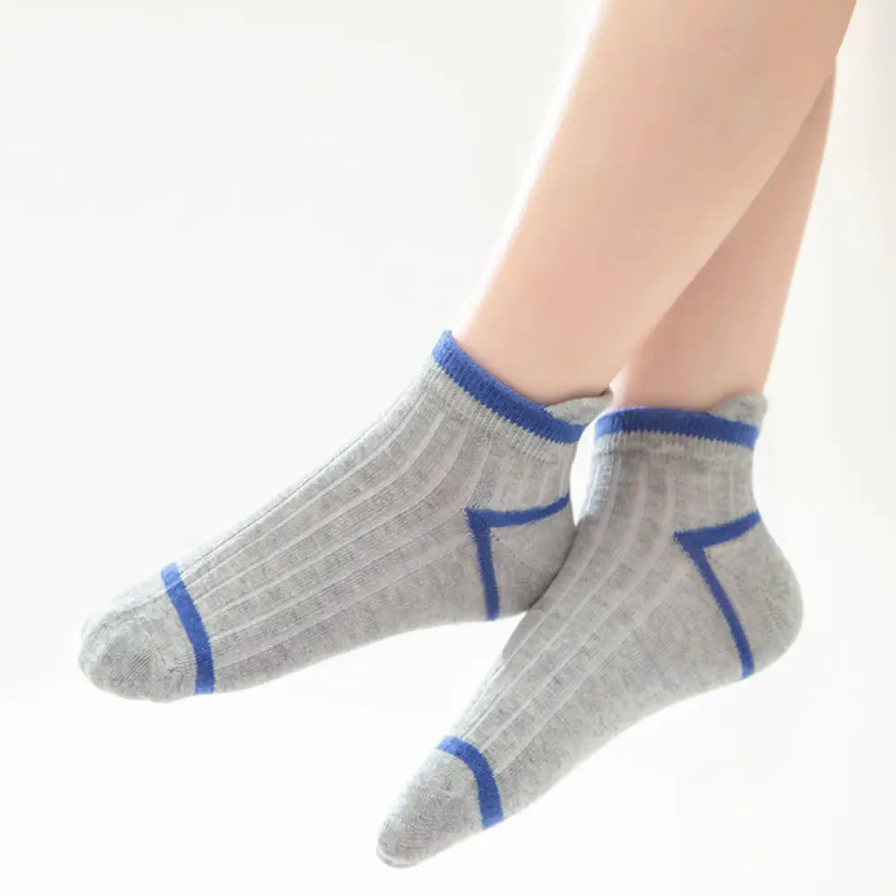 キッズソックス 通気性抜群靴下 子ども用コットンソックス 速乾性キッズ靴下 柔らか素材ソックス 伸縮性フィット靴下 おしゃれ子ども靴下 蒸れにくいベビーソックス 快適履き心地ソックス カラーバリエーション豊富靴下