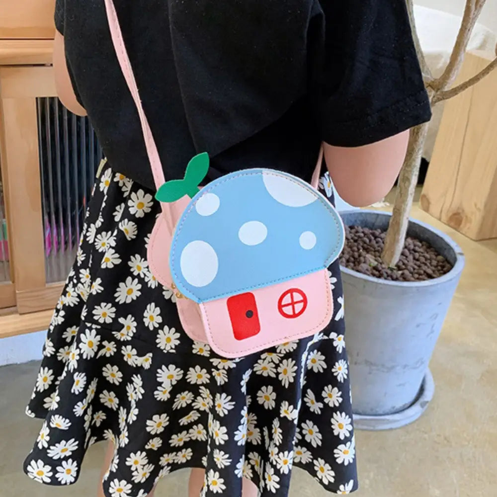 子どもポーチ いちご きのこハウス くるま - こどもポーチ