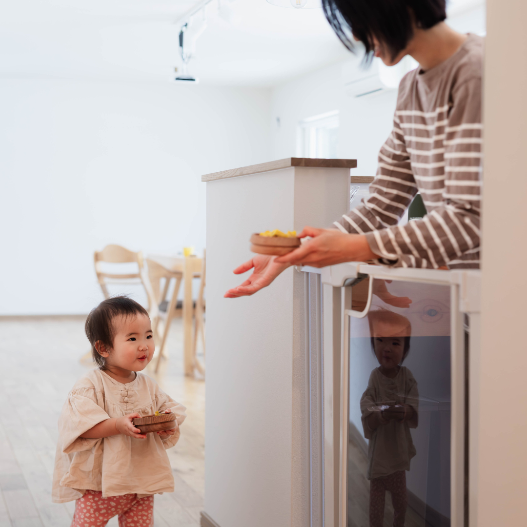 ベビーゲート クリアベビーゲート ベビーガード 突っ張り式 オートクローズ ダブルロック 赤ちゃん 安全ゲート ペットゲート 階段 キッチン リビング 工具不要 拡張フレーム対応 透明パネル 賃貸対応 セーフティゲート ベビー用品
