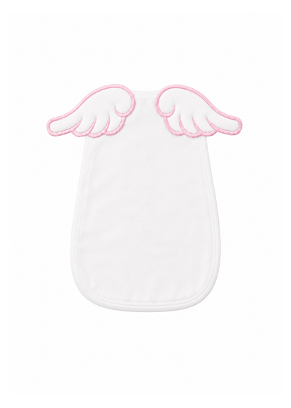 ピンクの縁取りが入った天使の羽デザインの赤ちゃん用汗取りパッド