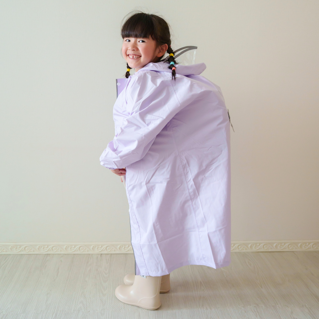 キッズ レインコート ランドセル対応 子供 レインウェア 雨具 防水 通園 通学 小学生 幼稚園 保育園 収納袋付き 反射材 フード付き 透明サンバイザー リュック対応 男の子 女の子 カッパ 撥水 雨の日 おしゃれ
