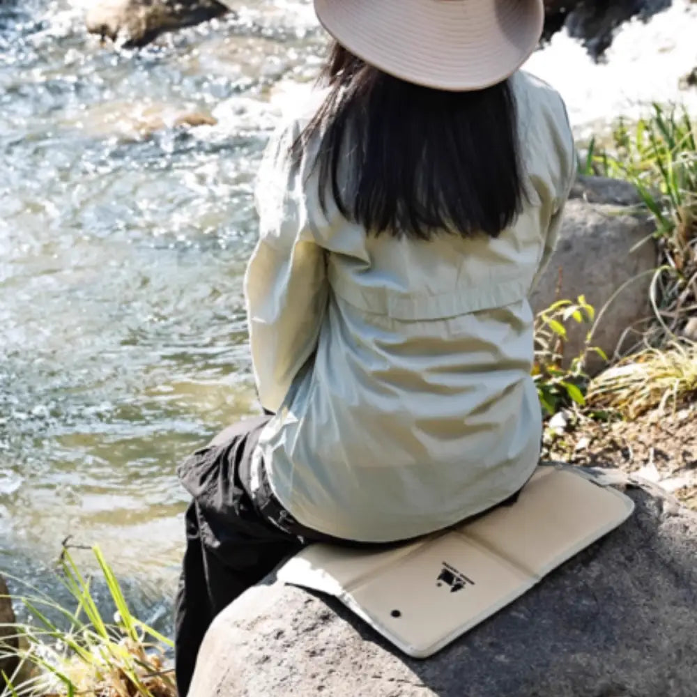 アウトドアクッション 軽量 折り畳み 収納便利 防水 撥水 汚れに強い 持ち運び簡単 ピクニック キャンプ 座り心地快適