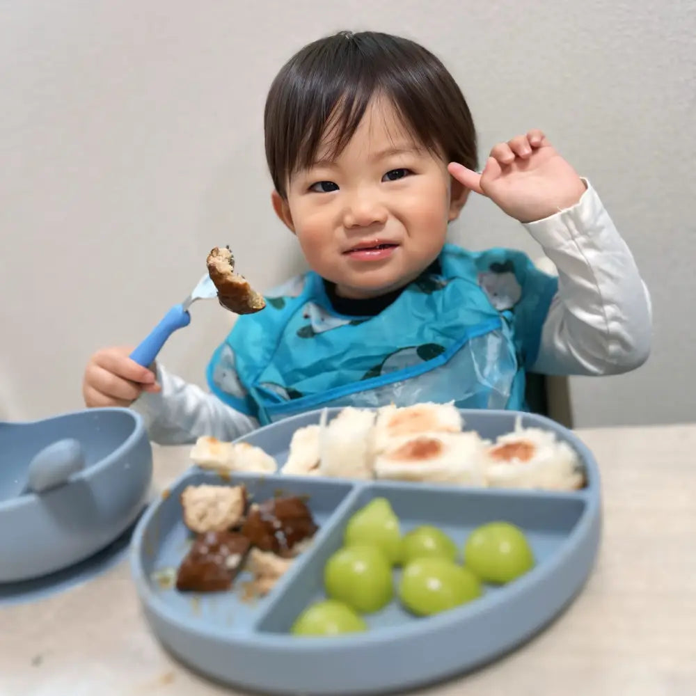 赤ちゃん シリコン 食器セット プレート ボウル 吸盤付き スプーン フォーク 離乳食 初期 中期 後期 キッズ ベビー 自分で食べる 練習 食事サポート 耐熱 食洗機対応 安全素材