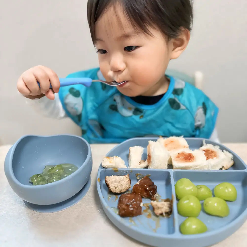 赤ちゃん シリコン 食器セット プレート ボウル 吸盤付き スプーン フォーク 離乳食 初期 中期 後期 キッズ ベビー 自分で食べる 練習 食事サポート 耐熱 食洗機対応 安全素材