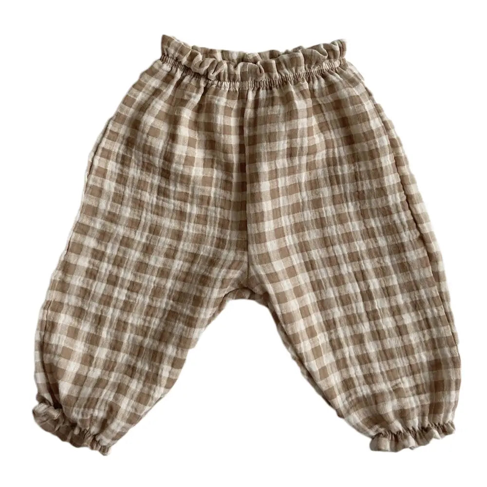 ベビーパンツ　ガーゼ素材長ズボン　通気性抜群ボトムス　夏用ベビーボトム　虫よけ対策ズボン　あせも予防パンツ　裾ゴム入りズボン　日焼け防止ベビーパンツ　ナチュラルカラー子ども服　男女兼用ガーゼパンツ