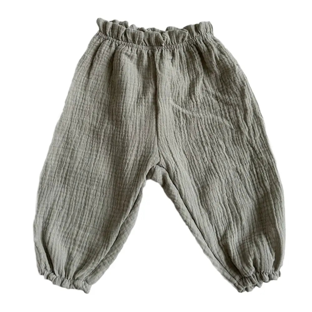 ベビーパンツ　ガーゼ素材長ズボン　通気性抜群ボトムス　夏用ベビーボトム　虫よけ対策ズボン　あせも予防パンツ　裾ゴム入りズボン　日焼け防止ベビーパンツ　ナチュラルカラー子ども服　男女兼用ガーゼパンツ
