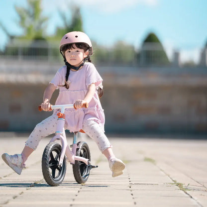 キックバイク 子供用バランスバイク 軽量2.2kg EVAタイヤ メンテナンス不要 360度回転ハンドル 三輪車 トレーニングバイク 室内外兼用 安全設計