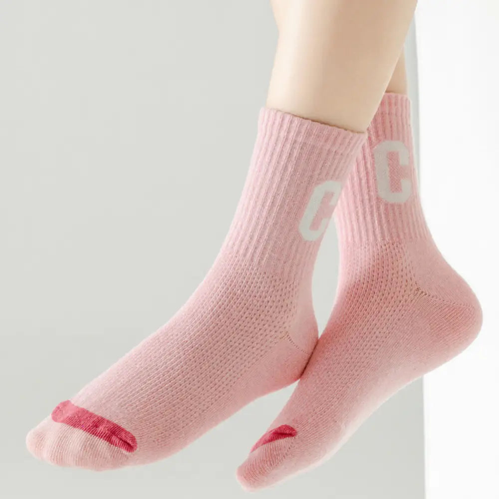 キッズソックス　通気性抜群靴下　子ども用コットンソックス　速乾性キッズ靴下　柔らか素材ソックス　伸縮性フィット靴下　おしゃれ子ども靴下　蒸れにくいベビーソックス　快適履き心地ソックス　カラーバリエーション豊富靴下