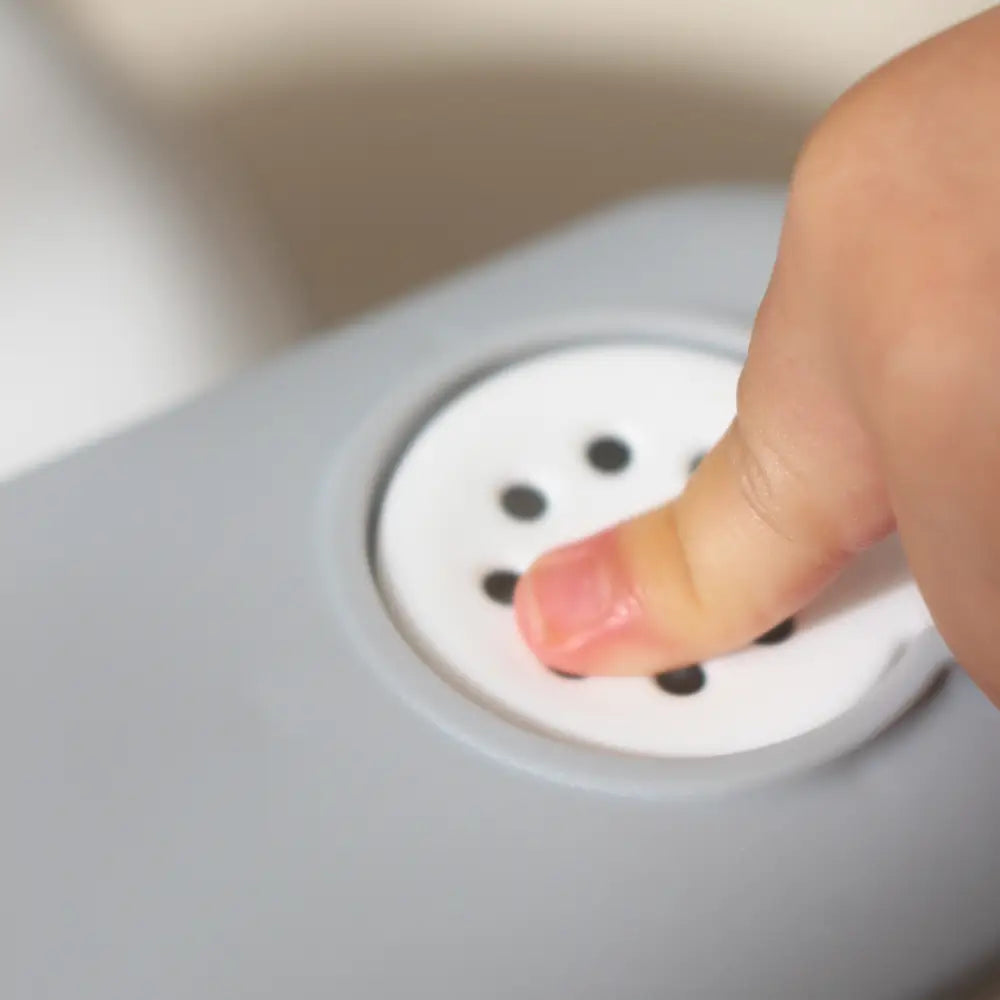 子ども用トイレ　トイレトレーニングおまる　リアルデザインおまる　トイレ練習玩具　こどもトイレしつけ　フタ付きおまる　流水音付きトイレおもちゃ　滑り止め付きベビートイレ　取り外し可能おまるポット　やわらか便座おまる