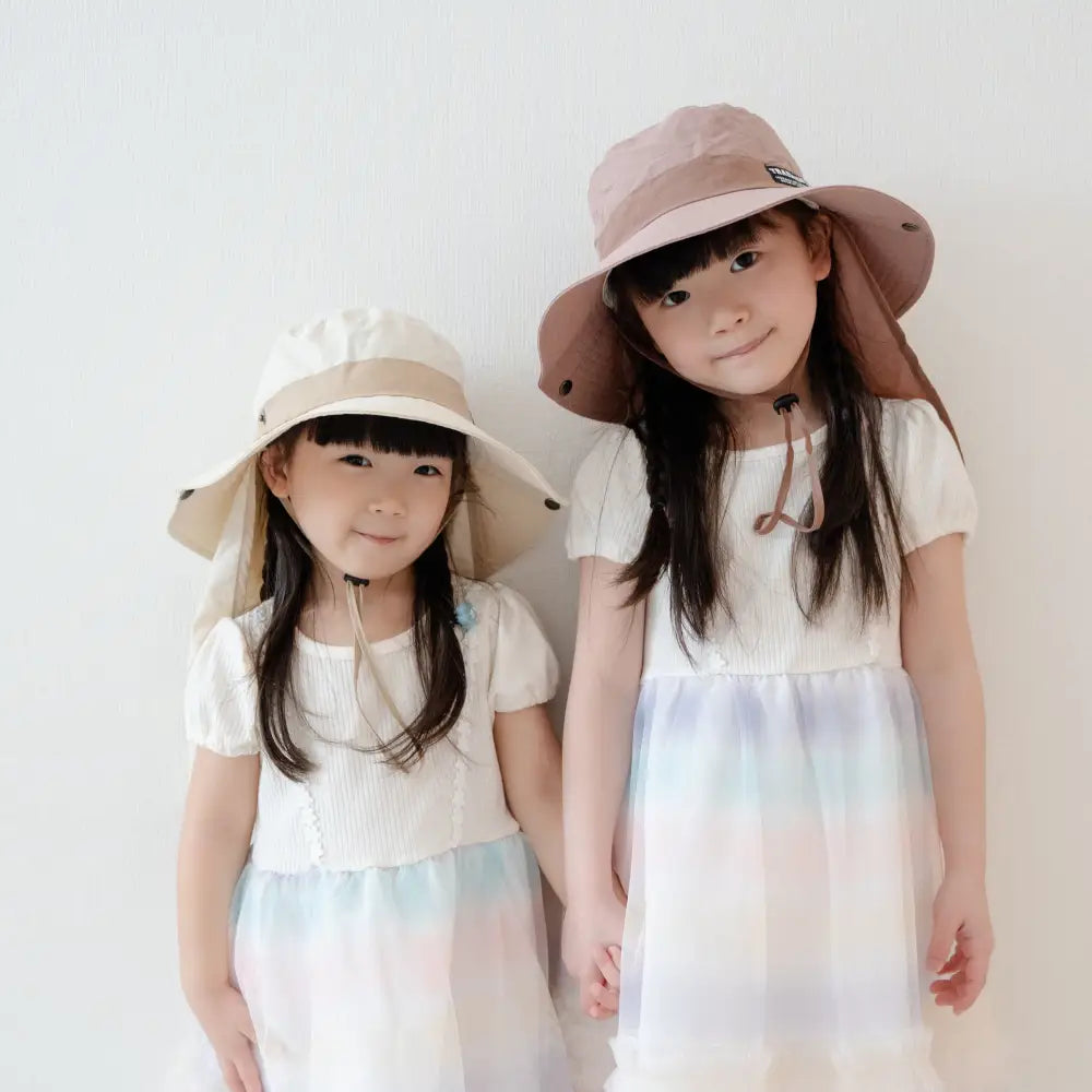 紫外線対策 UVカット99.9% UPF50+ 子供用帽子 広いつば 日よけフラップ 接触冷感 メッシュ通気 サイズ調整可能 あご紐付き 風対策 ノンホルマリン 安心素材 快適な被り心地