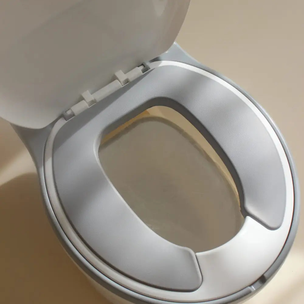 子ども用トイレ　トイレトレーニングおまる　リアルデザインおまる　トイレ練習玩具　こどもトイレしつけ　フタ付きおまる　流水音付きトイレおもちゃ　滑り止め付きベビートイレ　取り外し可能おまるポット　やわらか便座おまる