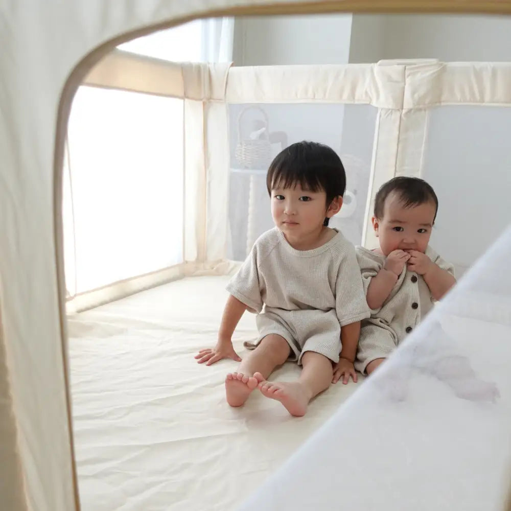 ベビーサークル メッシュガード クッション付き 安全設計 ドア付き プレイヤード 通気性抜群 高さ調整可能 子供部屋 室内遊び 収納ポケット