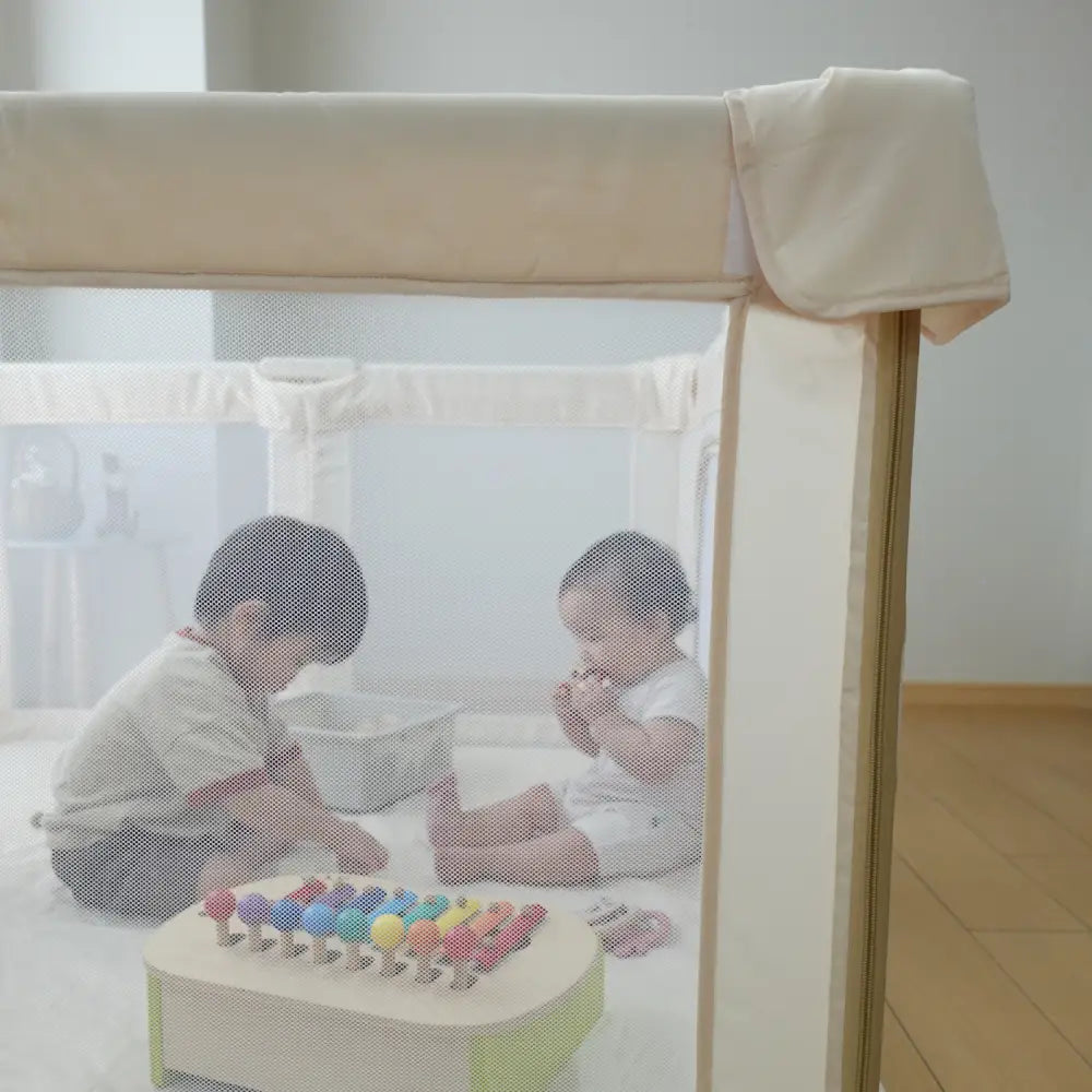 ベビーサークル メッシュガード クッション付き 安全設計 ドア付き プレイヤード 通気性抜群 高さ調整可能 子供部屋 室内遊び 収納ポケット