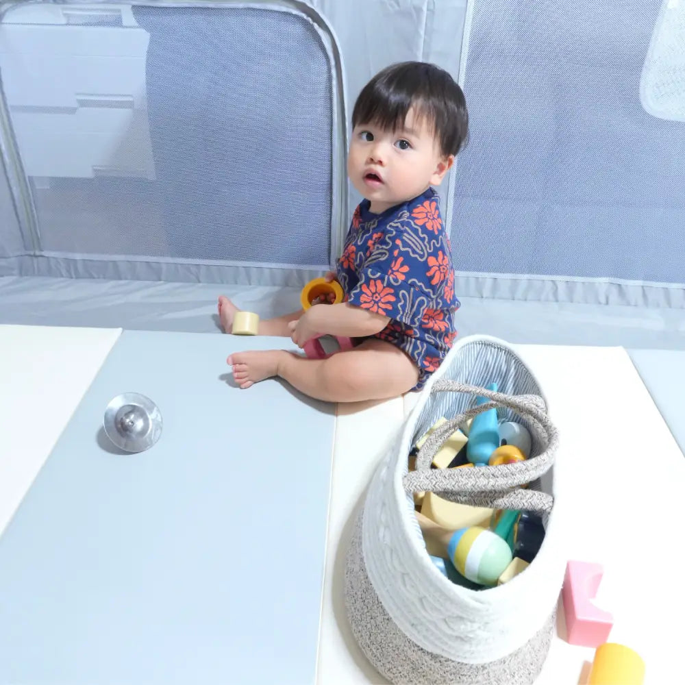 ベビーサークル メッシュガード クッション付き 安全設計 ドア付き プレイヤード 通気性抜群 高さ調整可能 子供部屋 室内遊び 収納ポケット