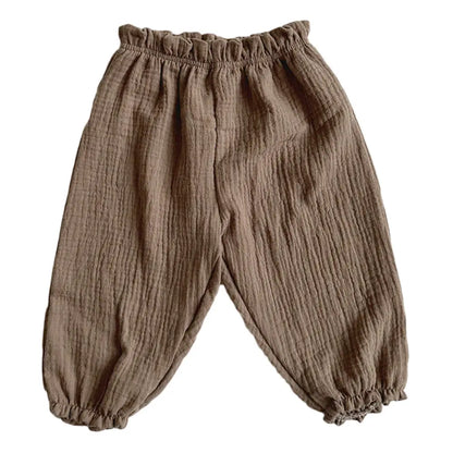 ベビーパンツ　ガーゼ素材長ズボン　通気性抜群ボトムス　夏用ベビーボトム　虫よけ対策ズボン　あせも予防パンツ　裾ゴム入りズボン　日焼け防止ベビーパンツ　ナチュラルカラー子ども服　男女兼用ガーゼパンツ