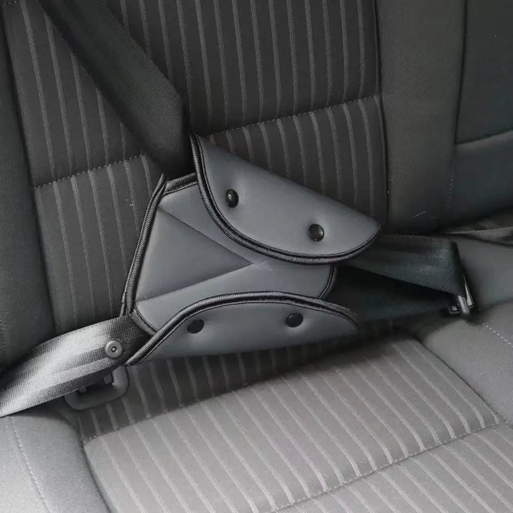 シートベルトカバー シートベルトパッド パッド 子供 シートベルト カバー クッション 車 車用 車内 車載 カー用品 チャイルド 男の子 女の子 幼児 園児 小学生 キッズ ジュニア ブラック ブルー レッド グレー