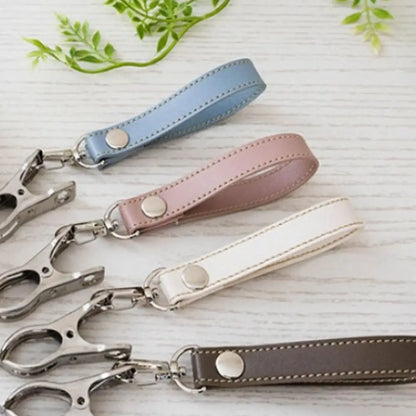 シューズクリップ 2個セット シューズストラップ  シューズホルダー  赤ちゃん ベビー　ベビーカー持ち運び トイストラップ  便利アイテム 春 散歩　紛失防止 フェイクレザー 合皮 くすみカラー ベビー用品 ベビーカーグッズ  男の子 女の子 出産祝い おしゃれ かわいい 荷物掛け フック  ブランケットクリップ カバン 