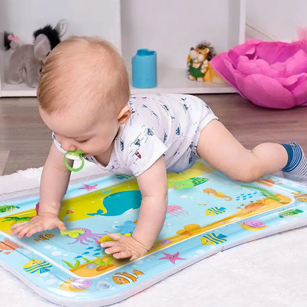 ベビーウォータープレイマット 水遊びマット 感覚遊び 赤ちゃん発達支援 空気入れ式 知育おもちゃ 室内外兼用 海モチーフ デザイン選択可能 コンパクト収納 五感刺激
