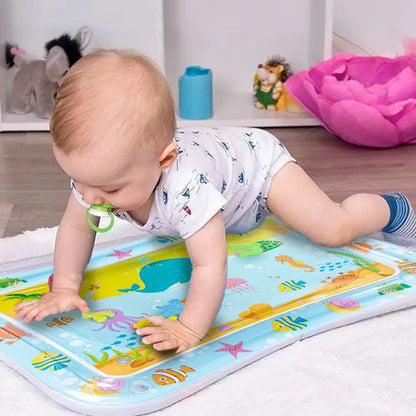 ベビーウォータープレイマット 水遊びマット 感覚遊び 赤ちゃん発達支援 空気入れ式 知育おもちゃ 室内外兼用 海モチーフ デザイン選択可能 コンパクト収納 五感刺激