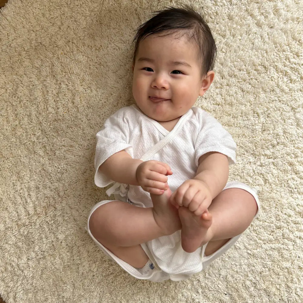 コンビ肌着 ベビー肌着 綿100％ 新生児 赤ちゃん 下着 3枚セット フライス メッシュ 外縫い仕様 肌に優しい 通気性 保温性 伸縮性 出産祝い ギフト 個包装 オーガンジー袋 スナップボタン 使いやすい 洗い替え用 ベビー用品