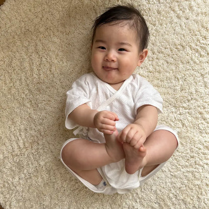 コンビ肌着 ベビー肌着 綿100％ 新生児 赤ちゃん 下着 3枚セット フライス メッシュ 外縫い仕様 肌に優しい 通気性 保温性 伸縮性 出産祝い ギフト 個包装 オーガンジー袋 スナップボタン 使いやすい 洗い替え用 ベビー用品