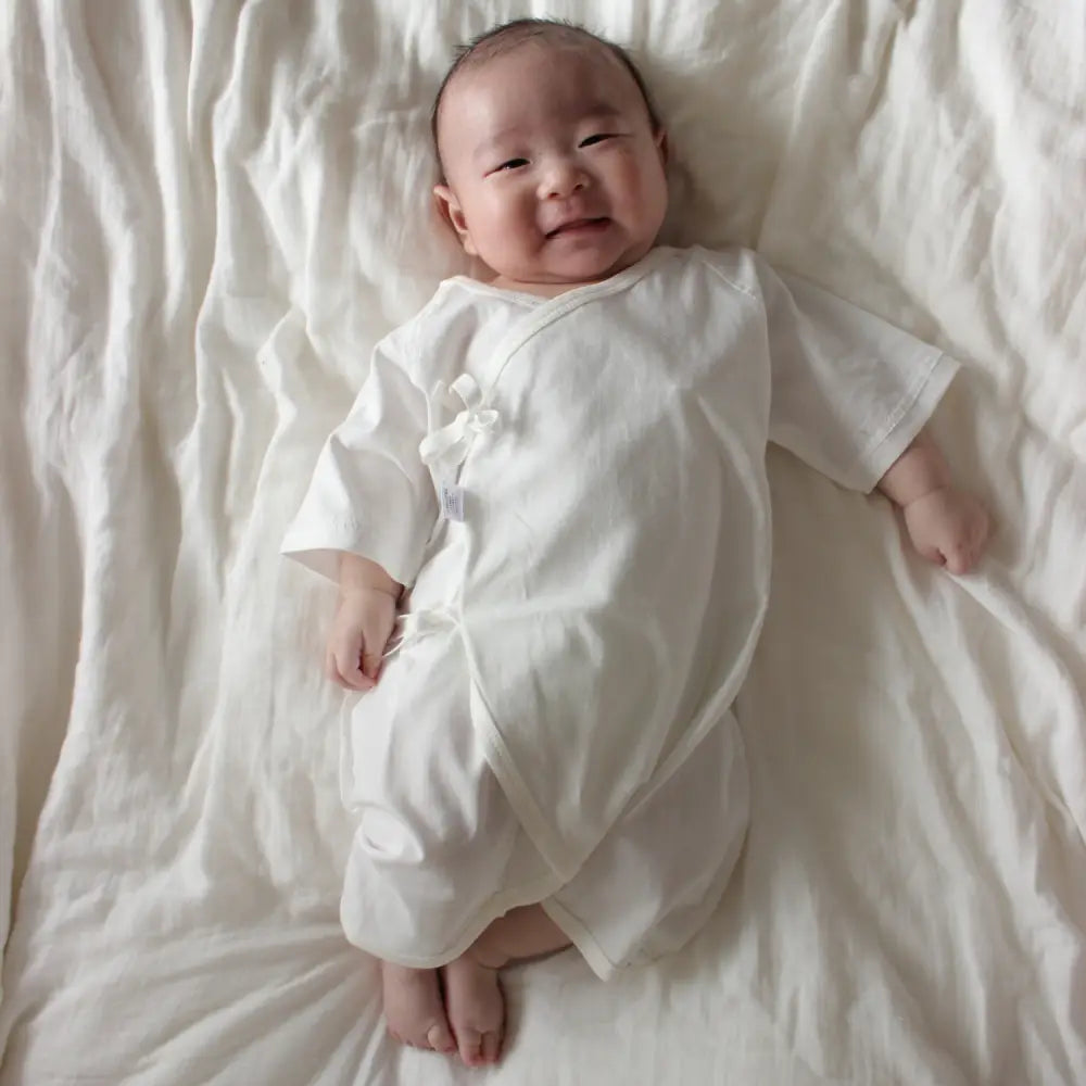 コンビ肌着 ベビー肌着 綿100％ 新生児 赤ちゃん 下着 3枚セット フライス メッシュ 外縫い仕様 肌に優しい 通気性 保温性 伸縮性 出産祝い ギフト 個包装 オーガンジー袋 スナップボタン 使いやすい 洗い替え用 ベビー用品